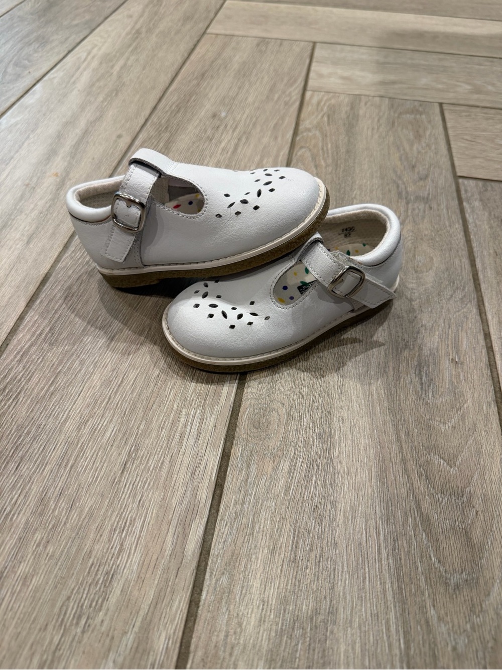 smartfit White Girls’ Mary Jane Dress Shoes with Buckle